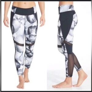 CALIA by Carrie Underwood Black and White Floral Leggings